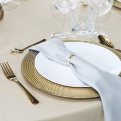 goldenes Besteck in gold für Hochzeit und Event mieten und leihen beim dekoverleih für hochzeitsdeko verleih gabel