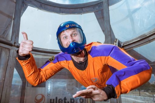 fallschirm sprung parachute jump simulation simulator jga stag bachelor party kiev kiew tour guide windkanal