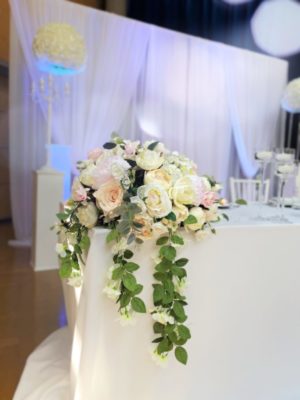 Brautpaartisch und Rückwand Inessa mieten und leihen für Hochzeit deutsch russisch hochzeitsdeko verleih dekorateur trauung6