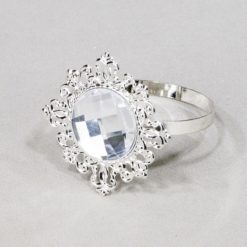 Serviettenring Diamond mit großen Stein in der mitte und silber Gehäuse für Stoffservietten mieten beim Dekoverleih 1