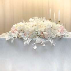 Brautpaartisch Blumengesteck weiss rosa rose für Hochzeit 5