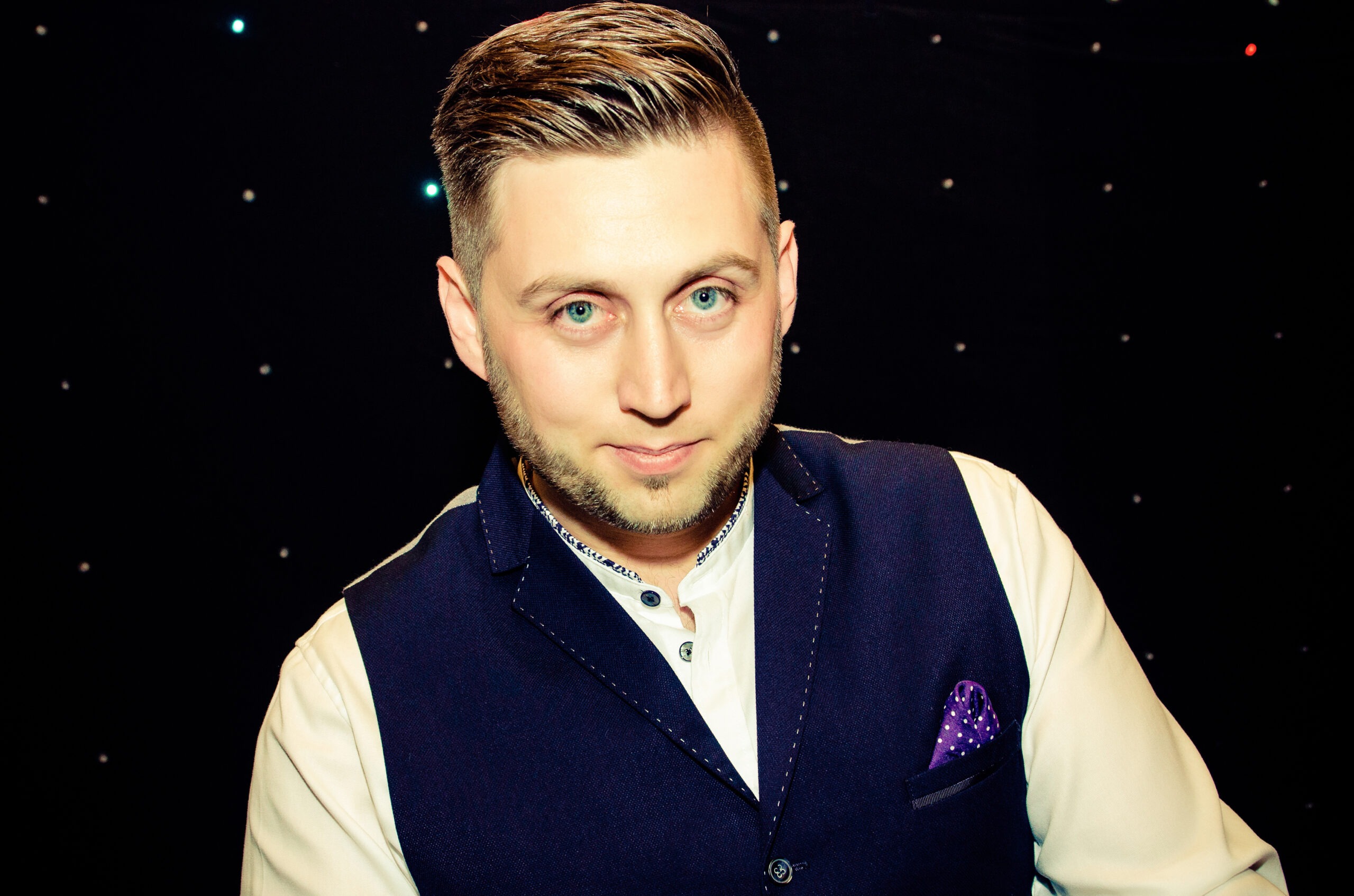 Hochzeitswebsite Monia und Eduard : 20.04.2024 : Foto des MOderators Andre